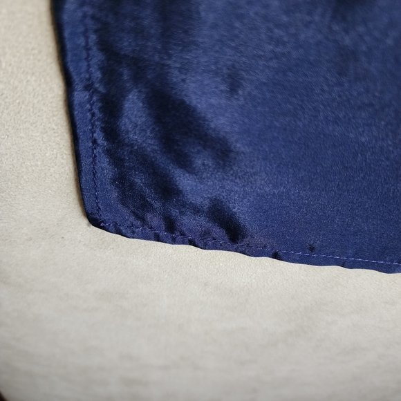 Toucan and Parrott Scarf - Picture 5 of 7